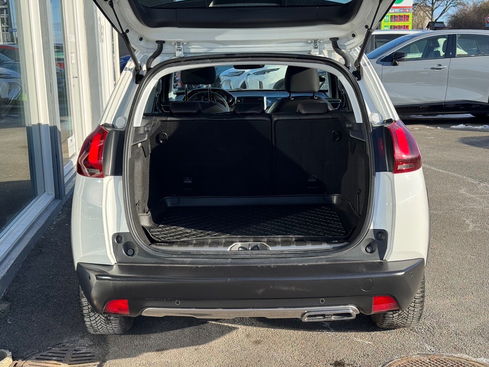 Billede af Peugeot 2008 1,5 BlueHDi 120 GT Line Sky EAT6