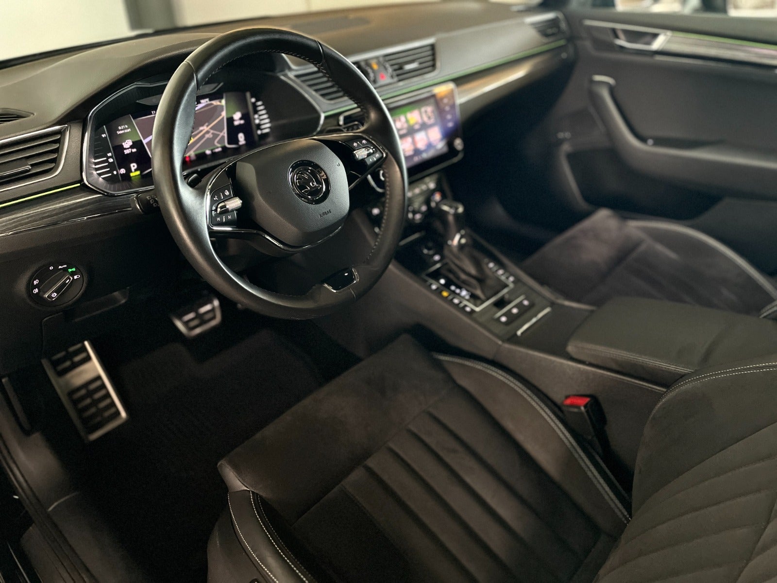 Skoda Superb TSi iV Business Executive Combi DSG