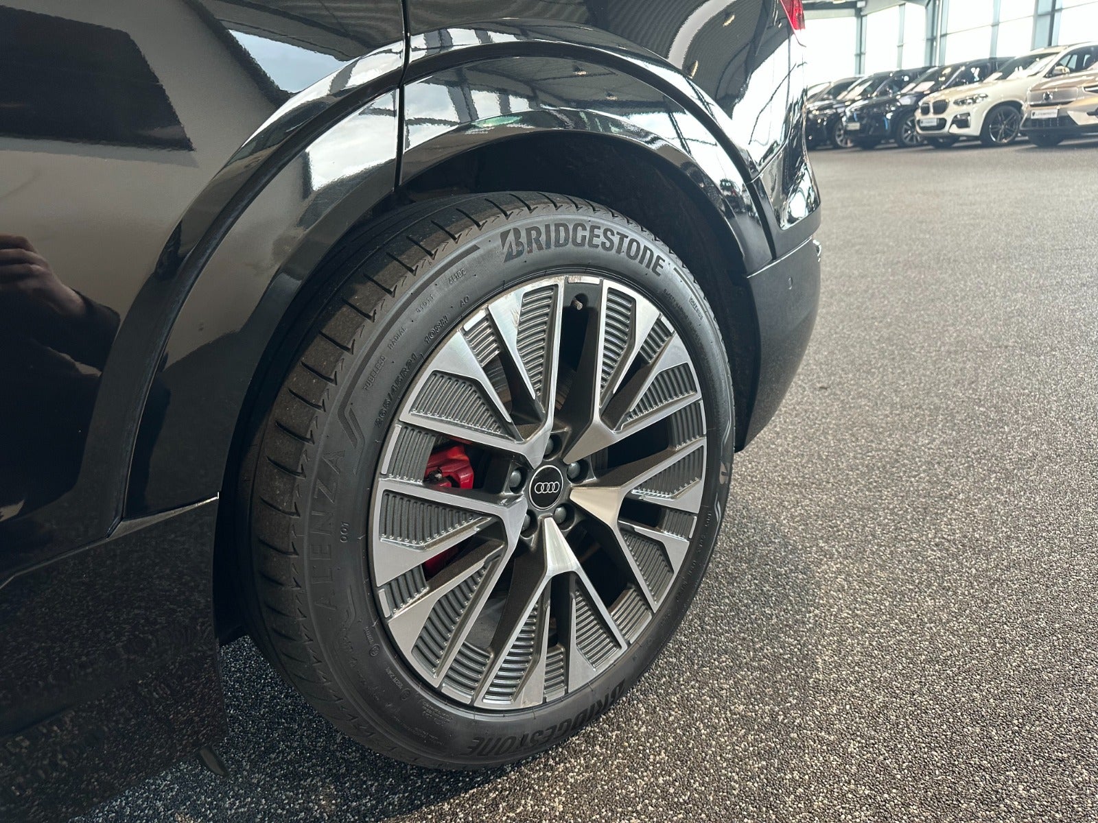 Audi Q8 e-tron 55 S-line Sportback quattro 5d - 10