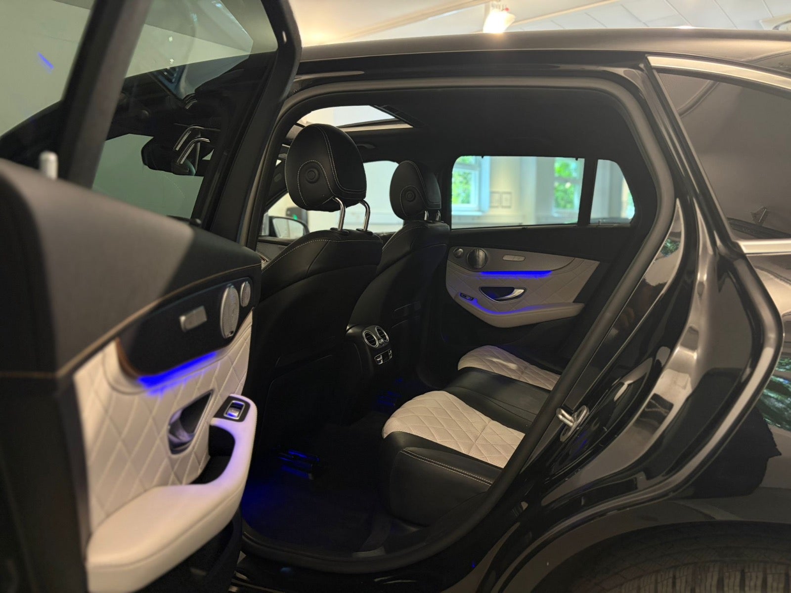 Mercedes – EQC400
