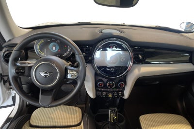 MINI Cooper SE Classic Trim