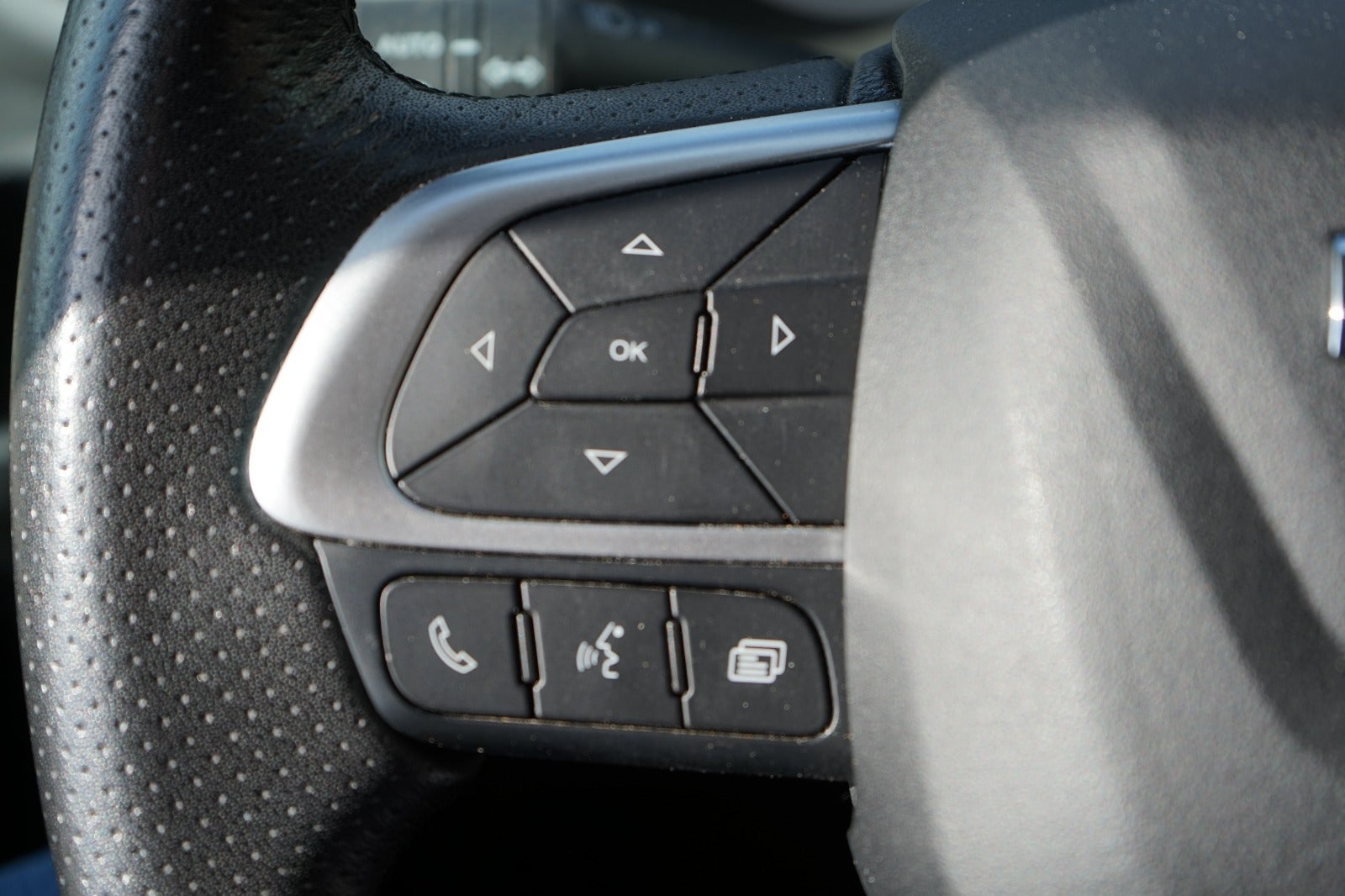 Billede af Iveco Daily 3,0 35S18 4100mm Box m/lift AG8