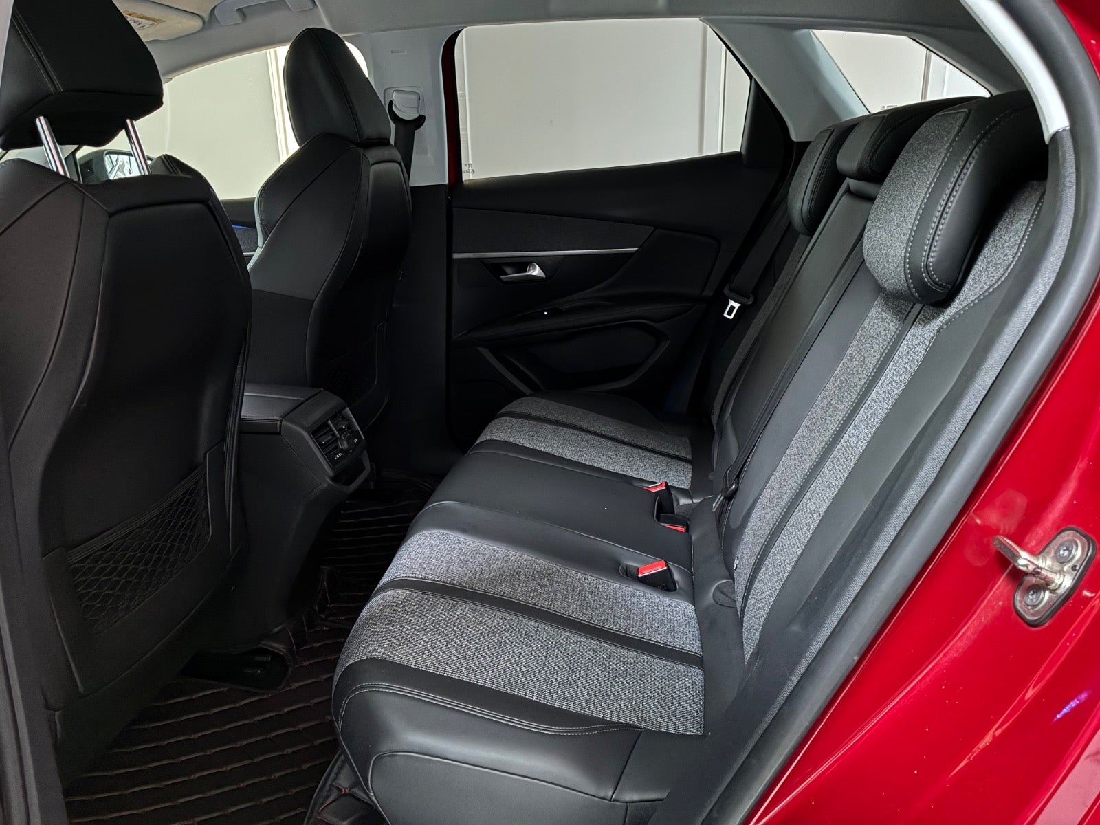 Billede af Peugeot 3008 1,6 e-THP 165 Allure EAT6