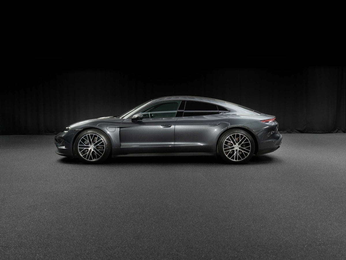 Gallery image 3 of 18