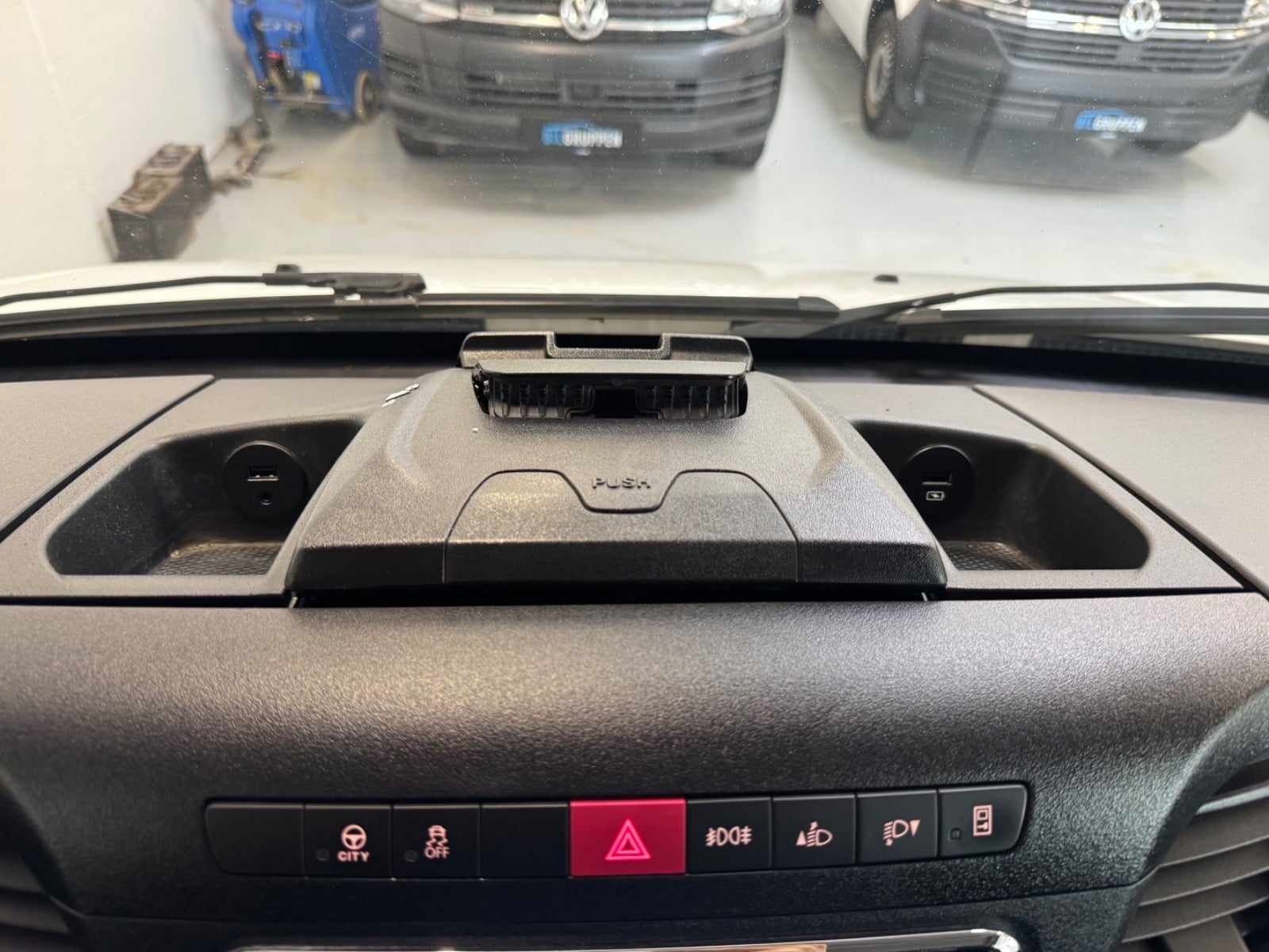 Billede af Iveco Daily 2,3 35S16 12m³ Van AG8
