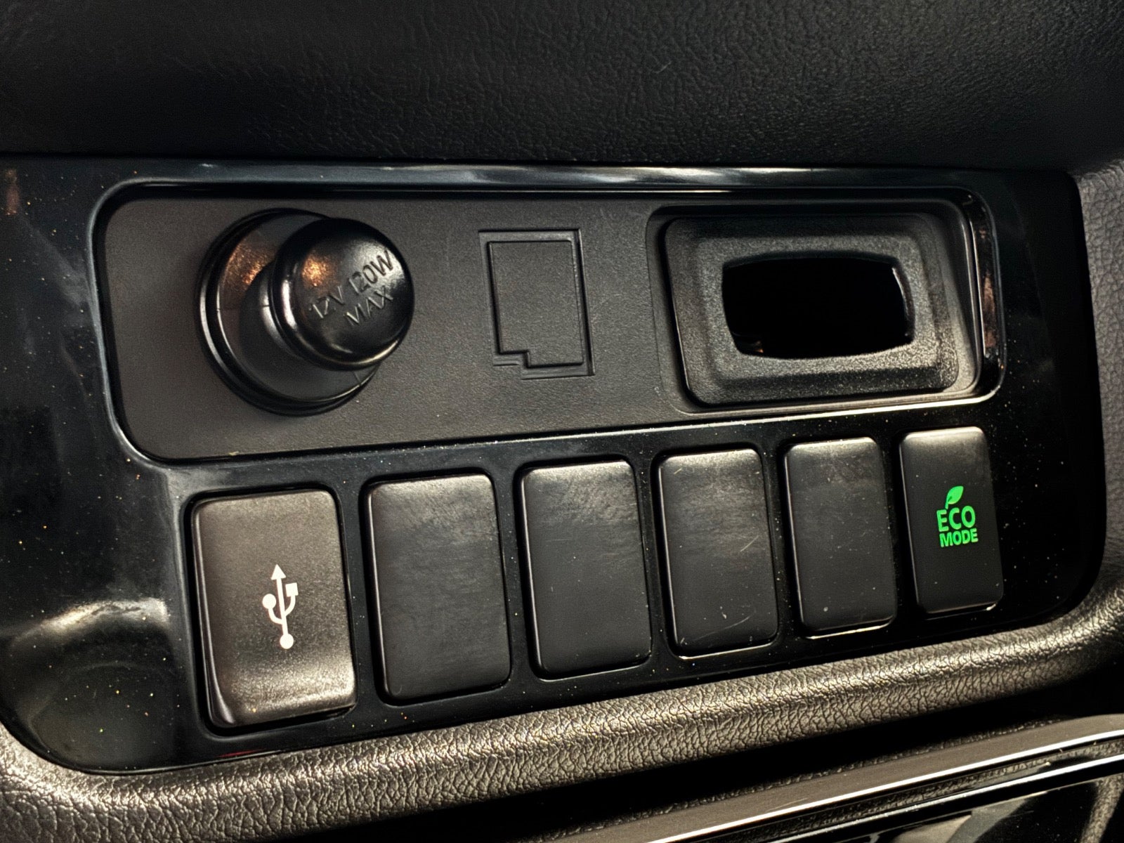 Billede af Mitsubishi Outlander 2,4 PHEV Invite+ CVT 4WD