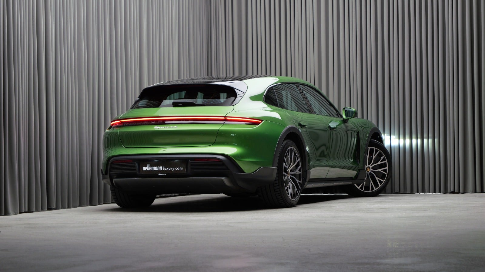 Porsche Taycan 4S Performance+ Cross Turismo