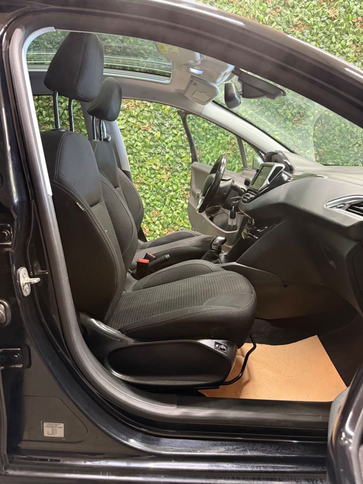 Billede af Peugeot 208 1,2 PureTech 82 Allure Sky