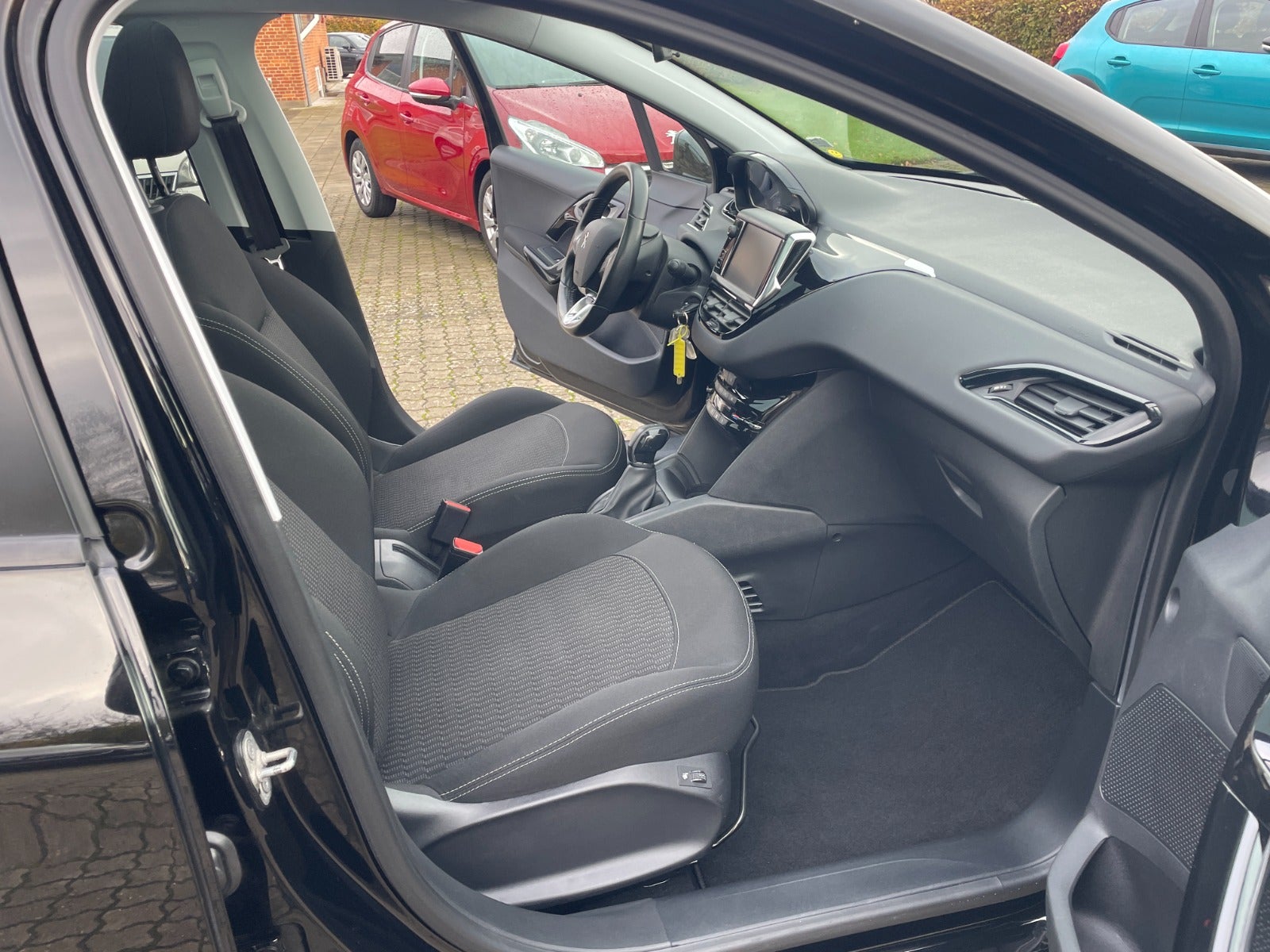 Peugeot 208 BlueHDi 100 Envy Sky