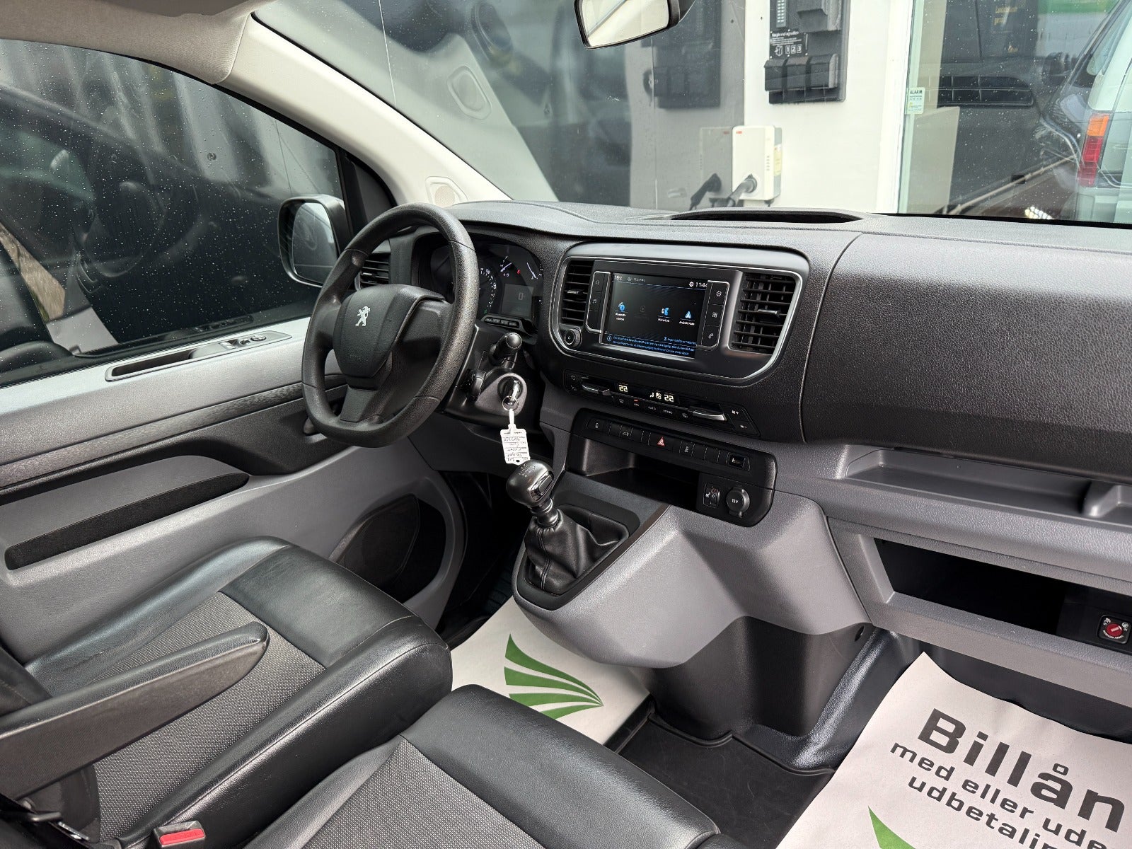 Peugeot Expert BlueHDi 120 L2 Premium Van