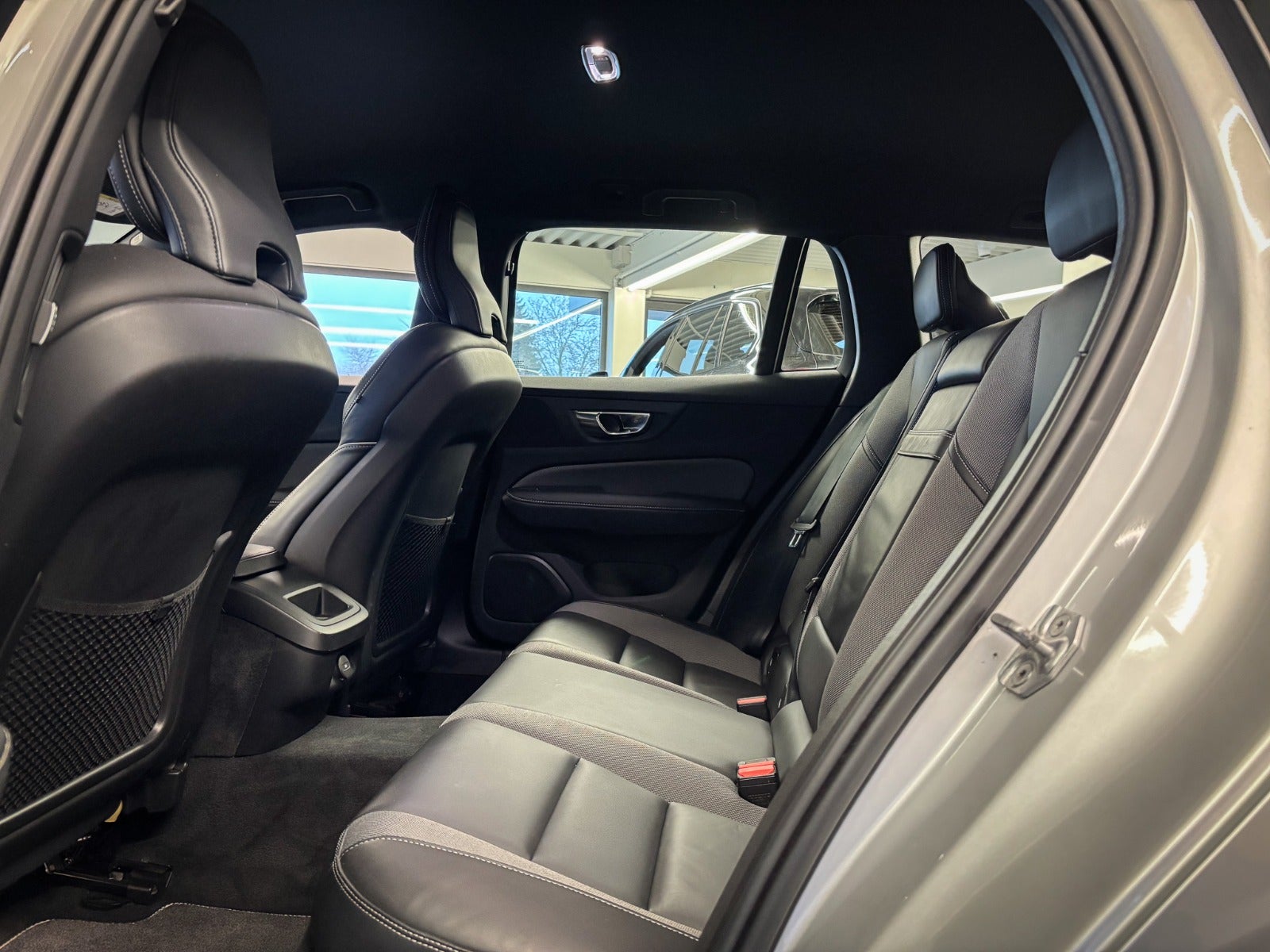 Billede af Volvo V60 2,0 B4 197 R-Design aut.