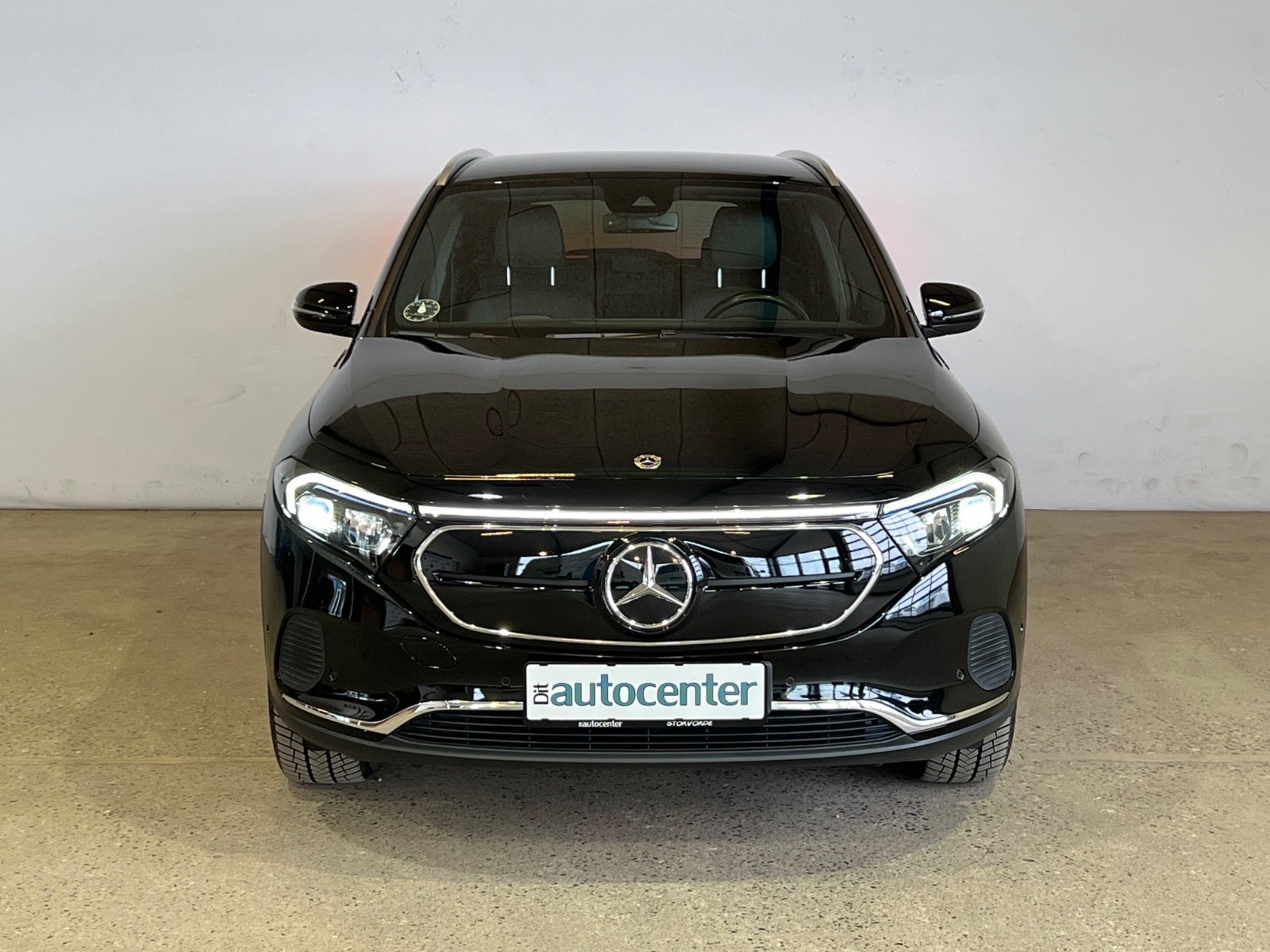 Mercedes EQA250 Electric Art