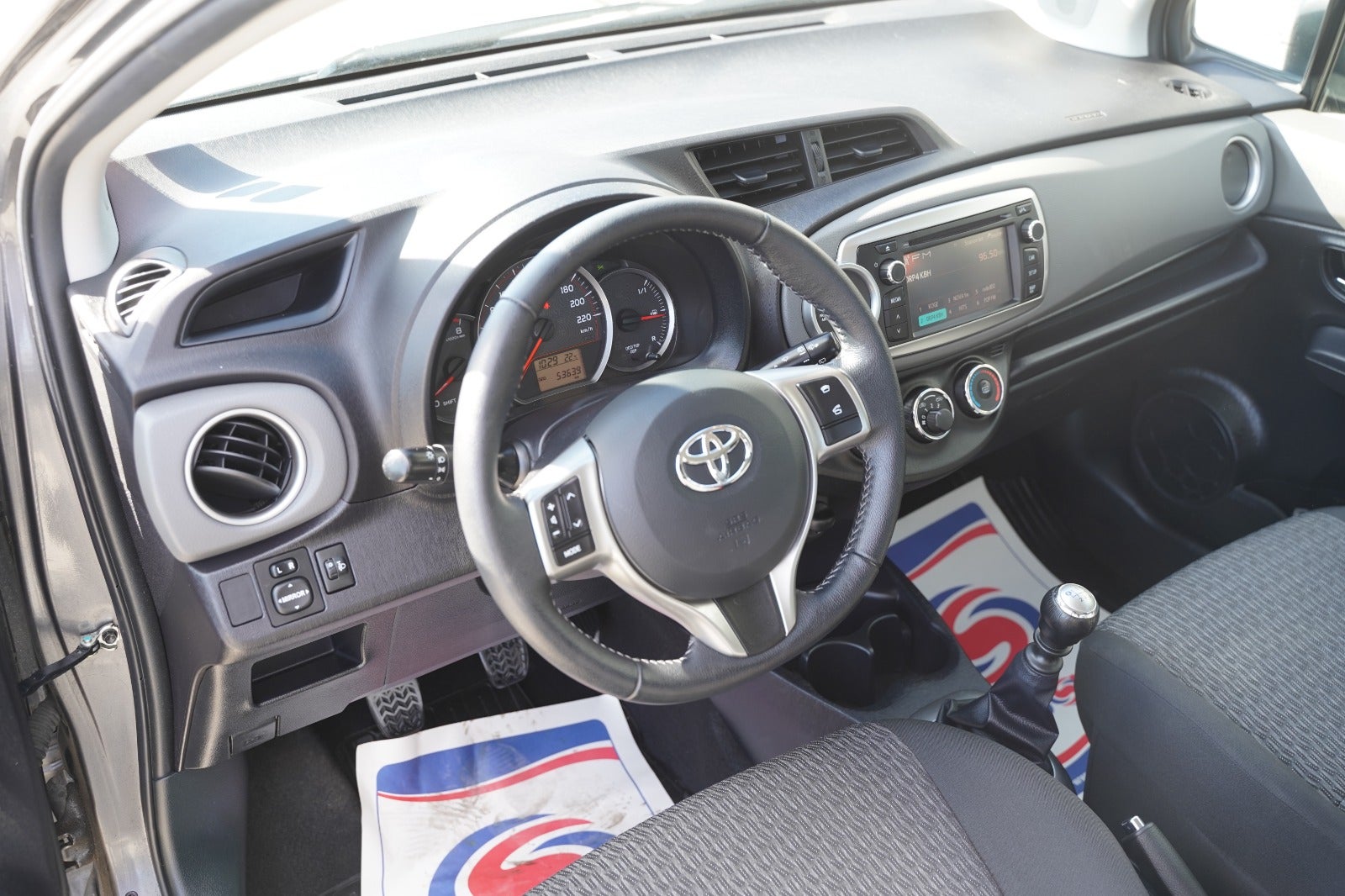 Billede af Toyota Yaris 1,3 VVT-i T2 Touch
