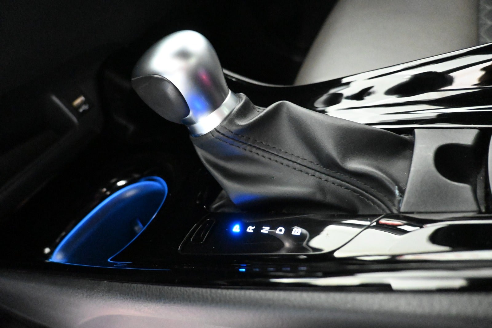 Toyota C-HR Hybrid C-HIC CVT