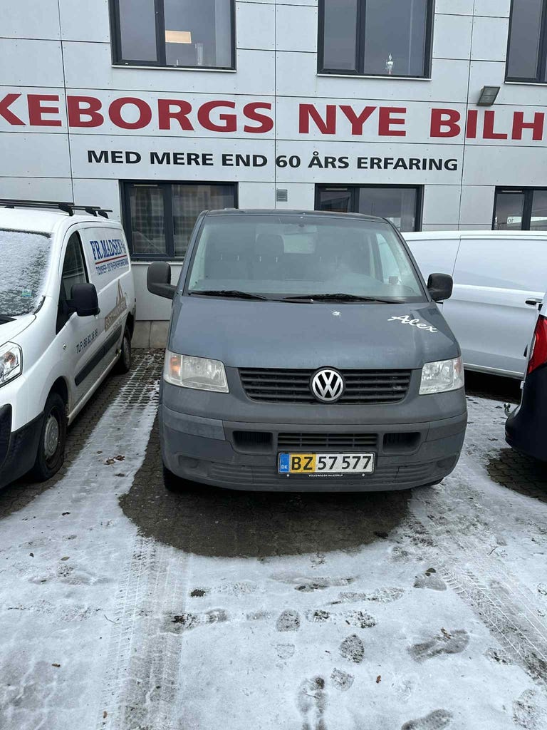 VW Transporter TDi 130 Kassevogn kort