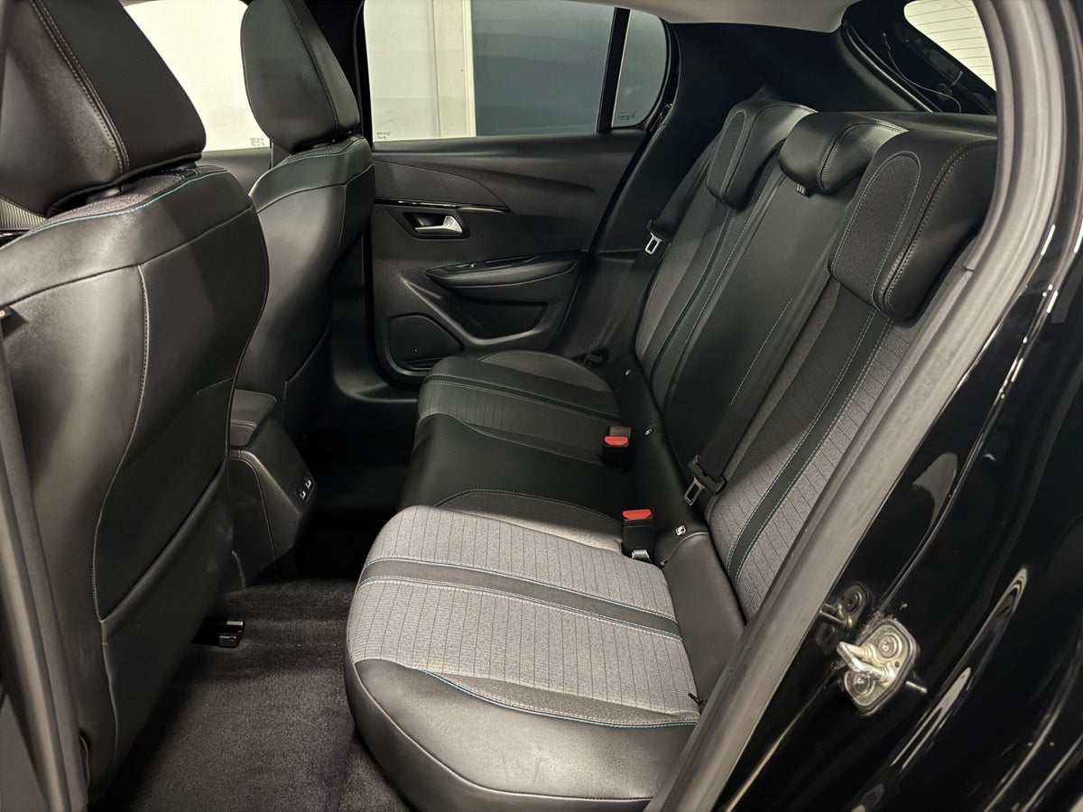 Peugeot 208 PureTech 100 Allure Sky