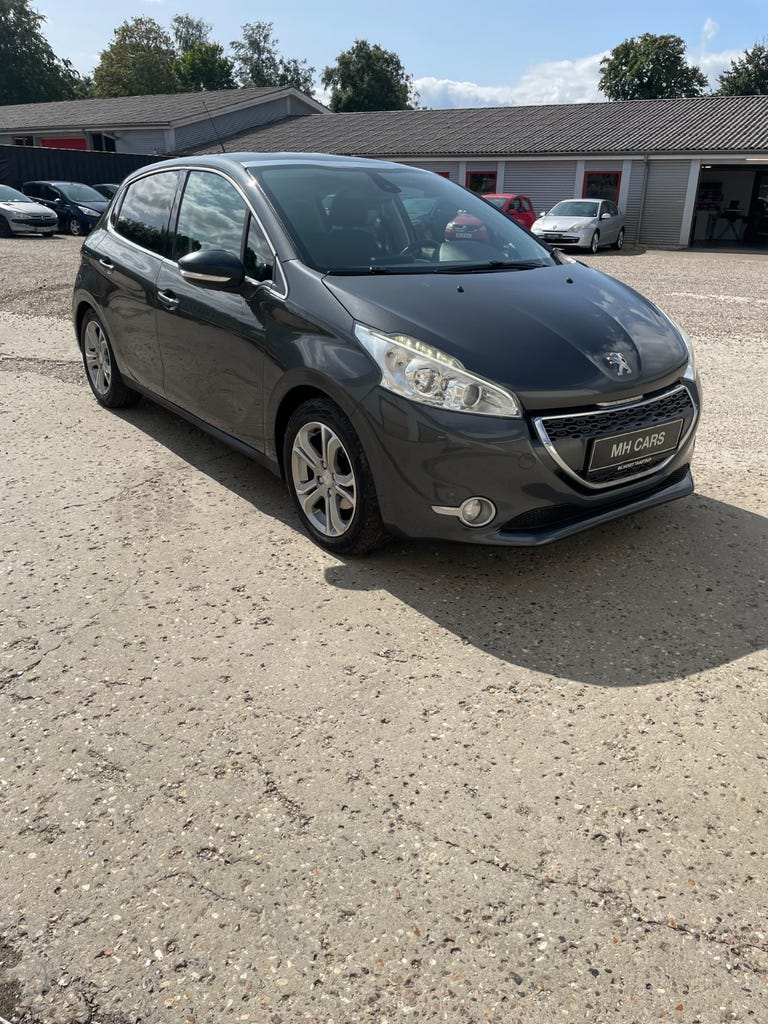Peugeot 208 e-HDi 114 Allure