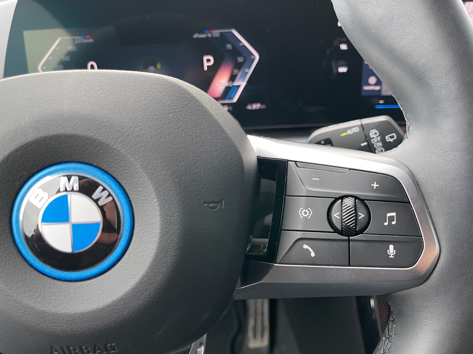 BMW iX1 eDrive20 M-Sport Premium 5d - 13