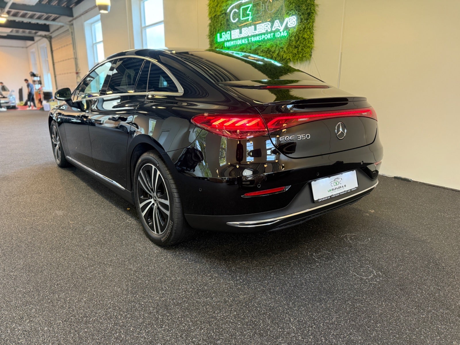 Mercedes EQE350 Electric Art