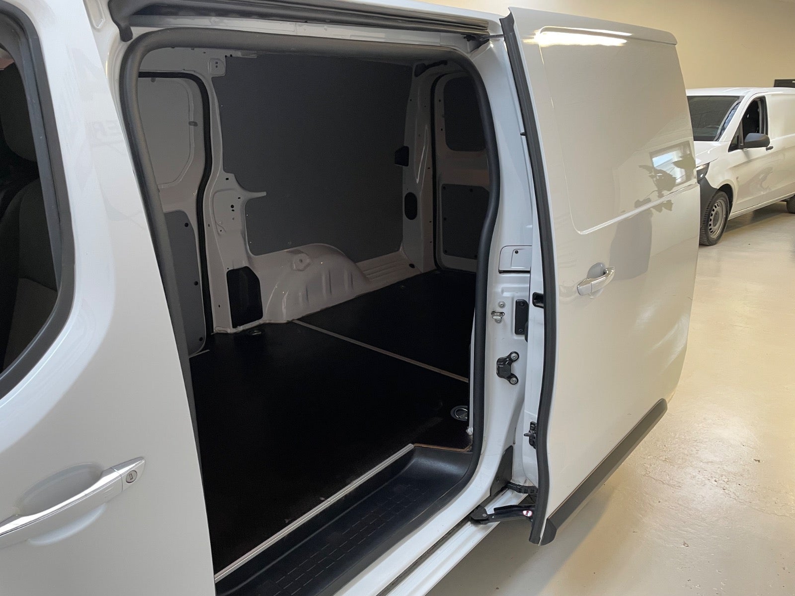 Billede af Opel Vivaro 2,0 D 145 Enjoy L3V2 aut.