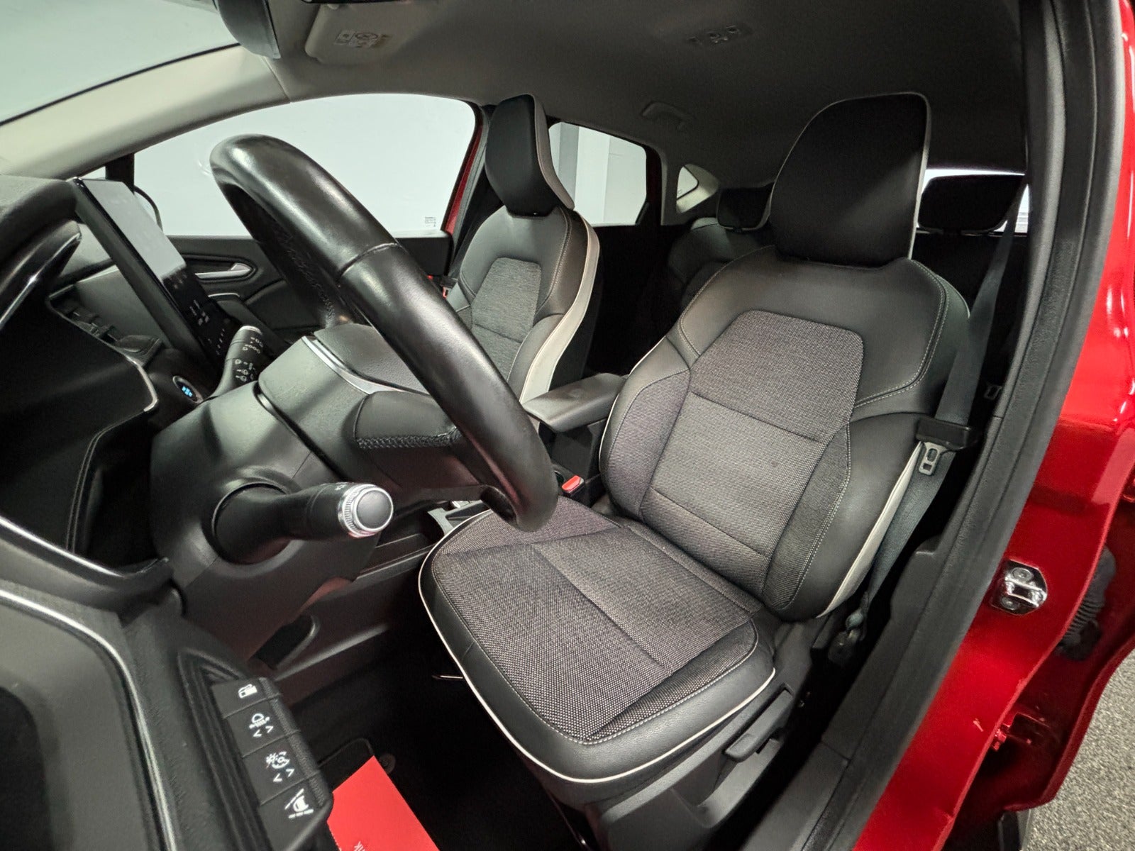 Billede af Renault Captur 1,6 E-Tech Intens