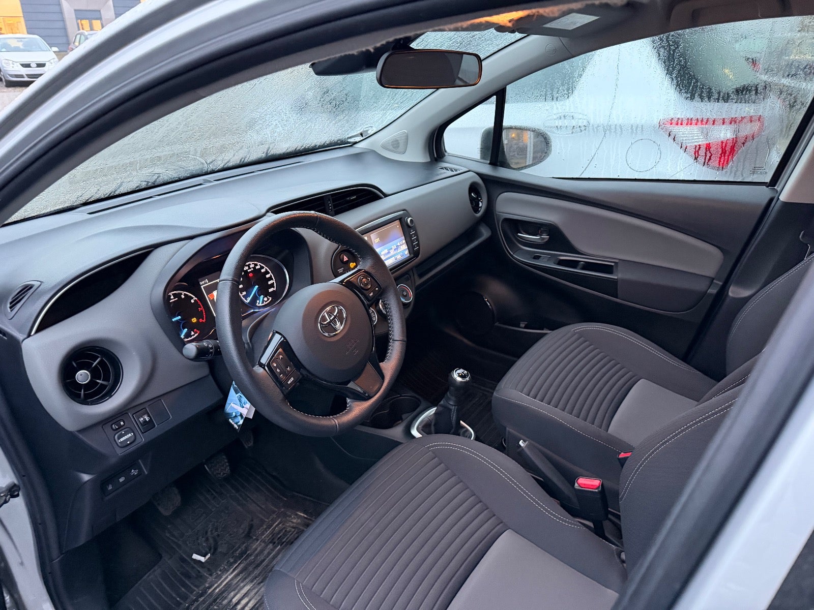 Billede af Toyota Yaris 1,0 VVT-i T2