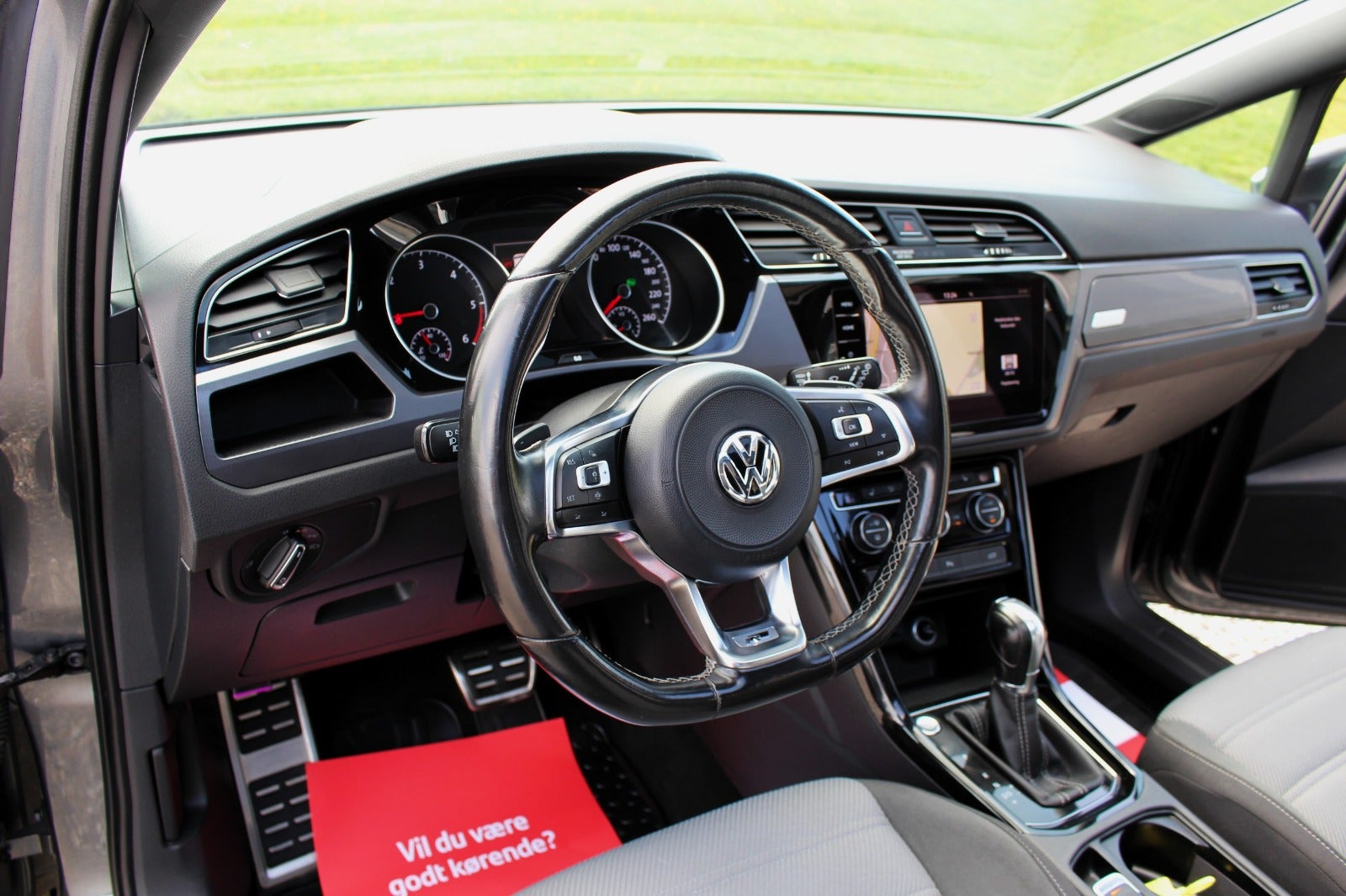 VW Touran TDi 190 R-line DSG Van