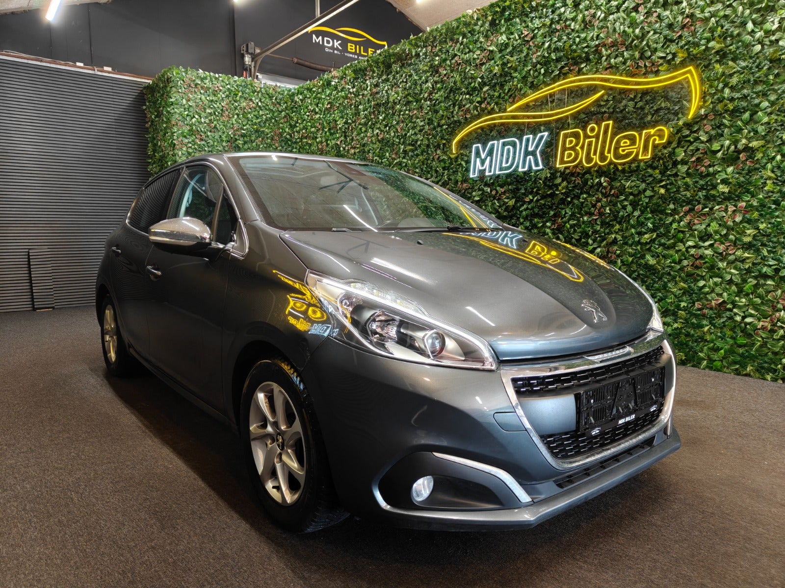 Billede af Peugeot 208 1,6 BlueHDi 100 Allure Sky