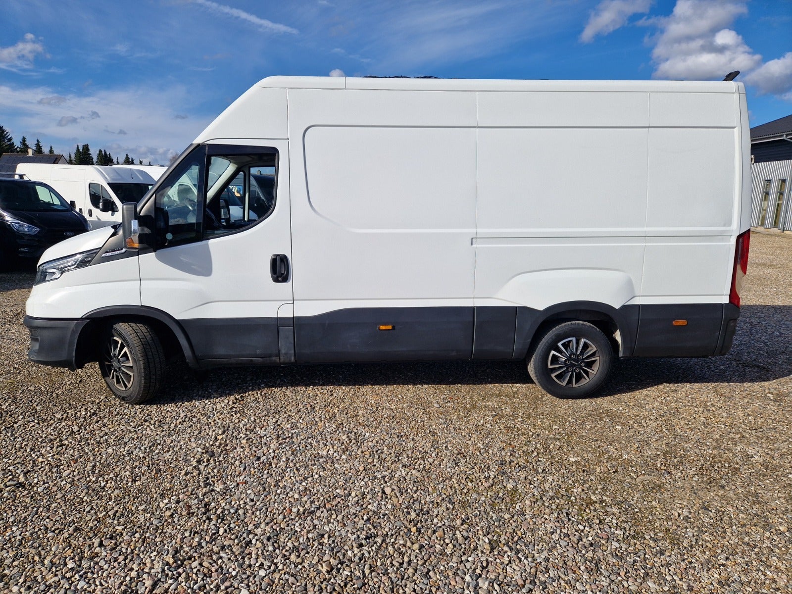 Billede af Iveco Daily 3,0 35S18 12m³ Van AG8