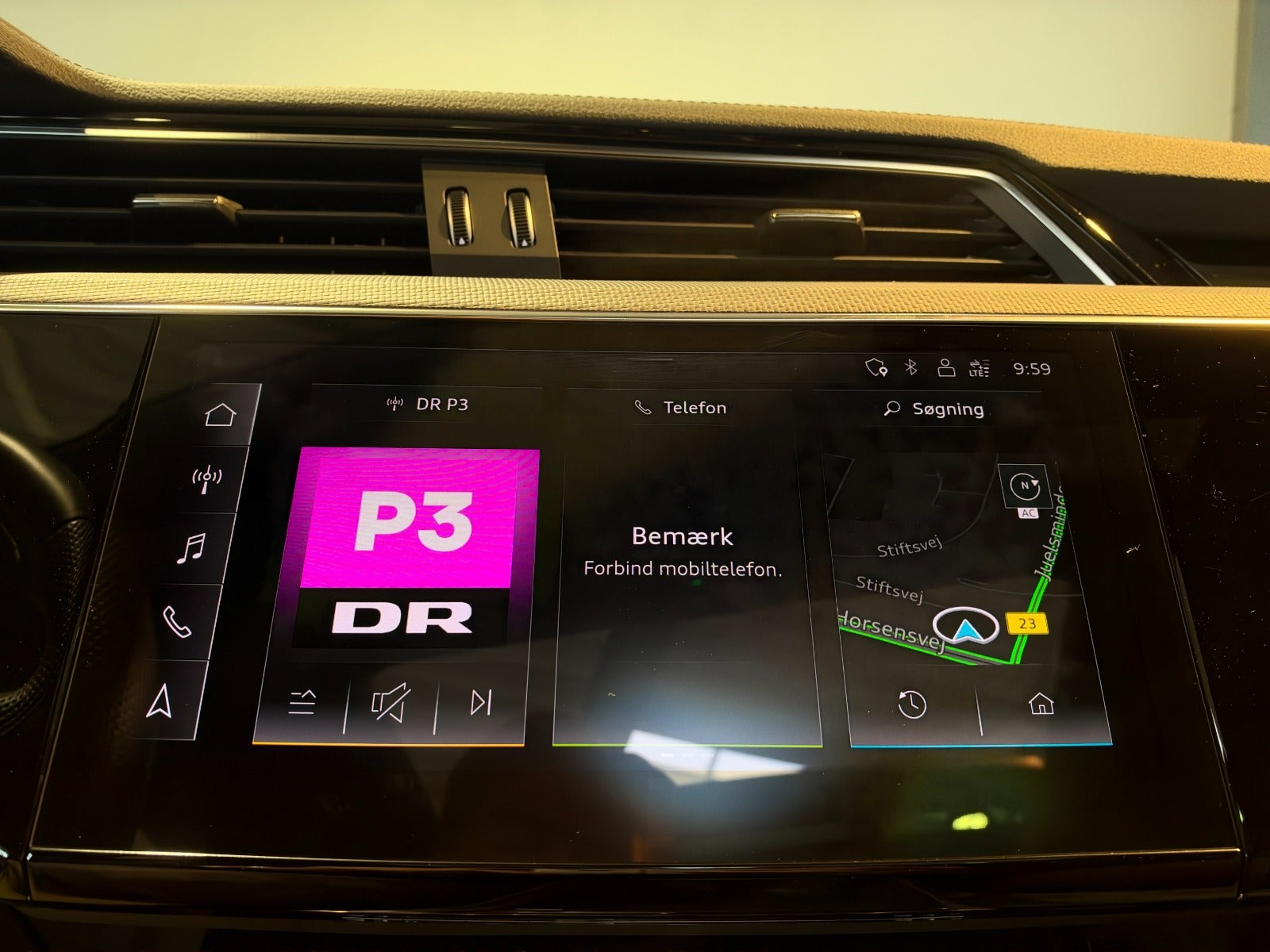Audi Q8 e-tron 55 S-line Sportback quattro 5d - 14