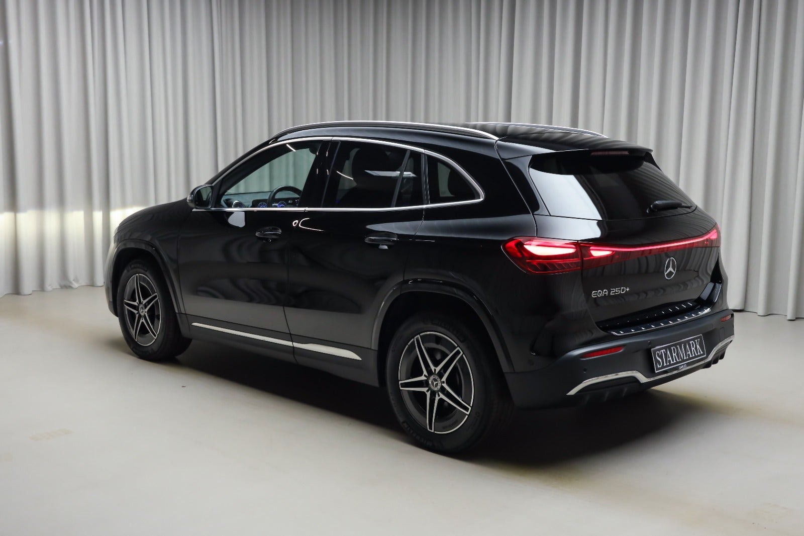 Mercedes-Benz EQA 250+ (3/8)