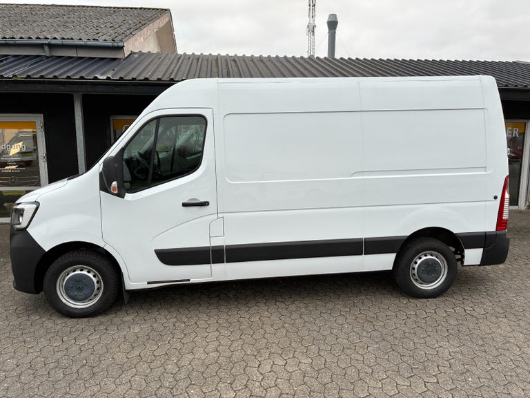 Renault Master IV T33 dCi 135 L2H2 Kassevogn