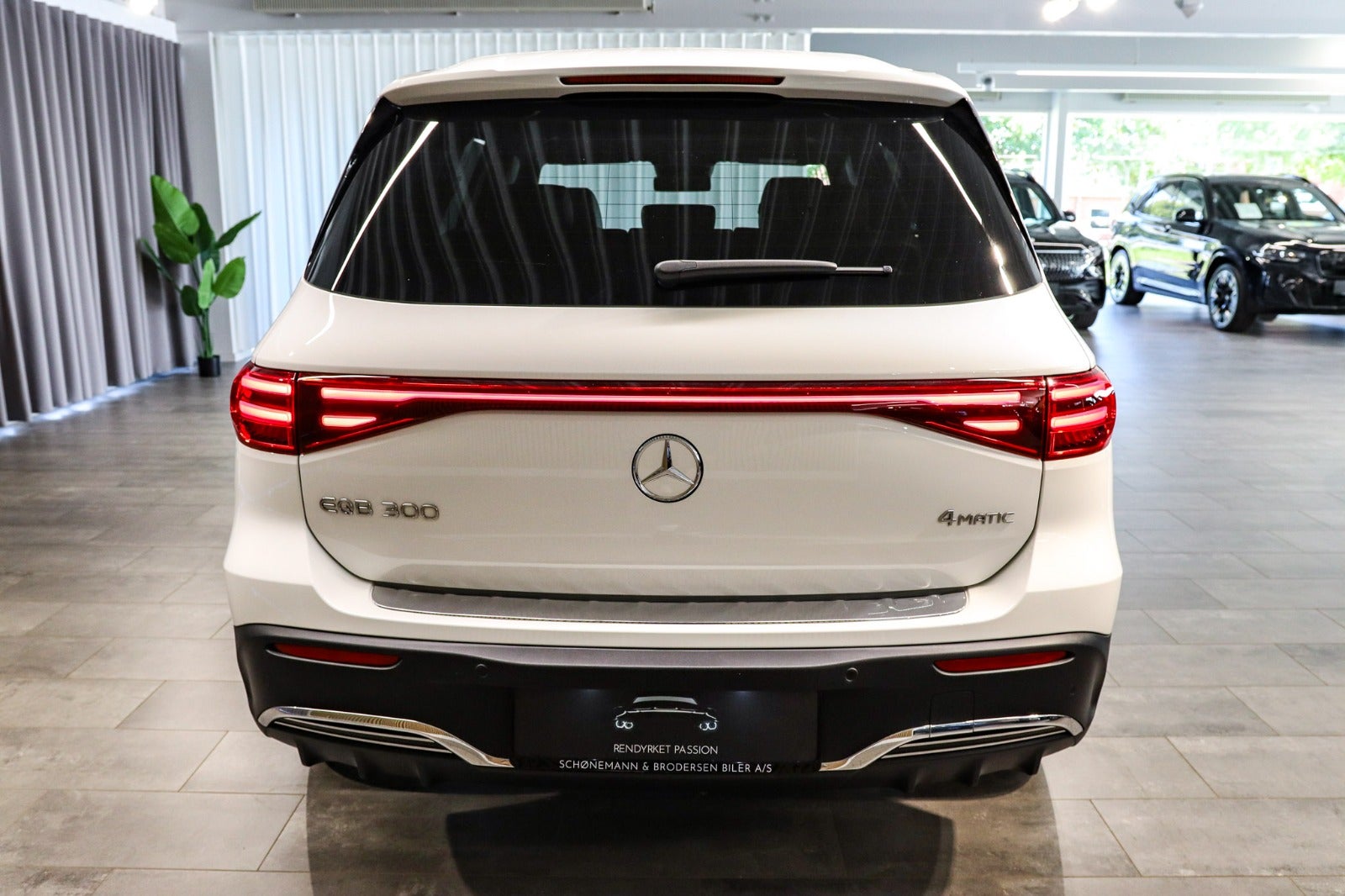 Billede af Mercedes EQB300  AMG Premium 4Matic