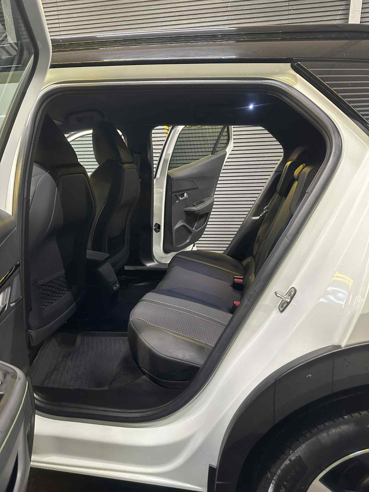 Billede af Peugeot e-2008 50 GT Line Electric