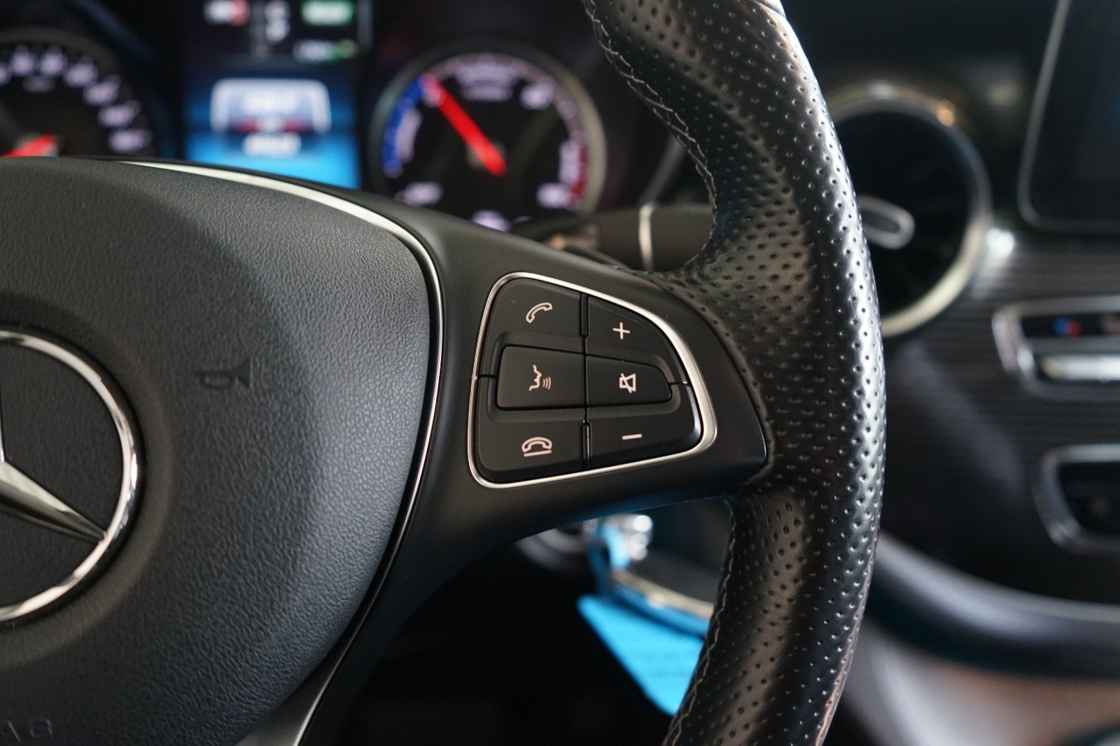 Mercedes EQV300