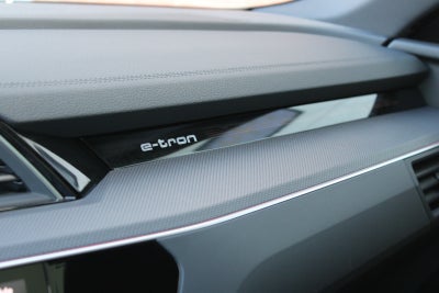 Audi Q8 e-tron S-line Black Style Sportback quattro