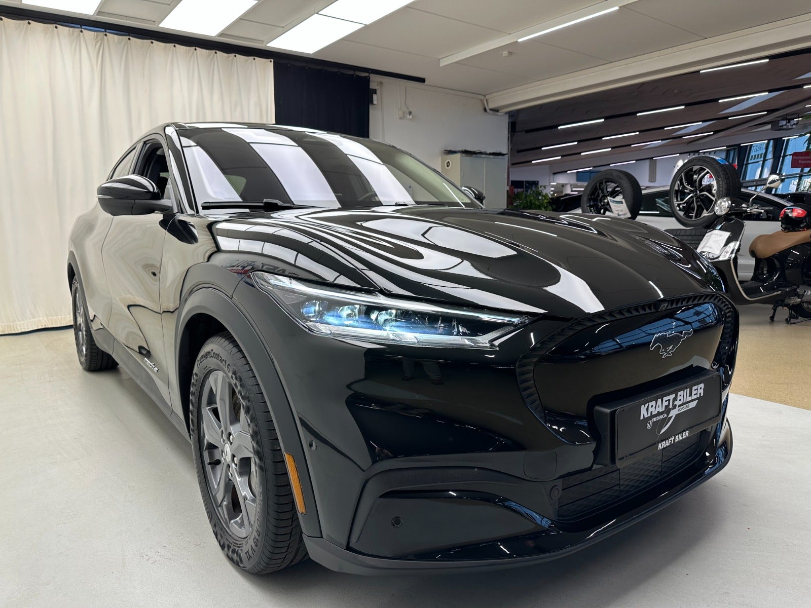 Billede af Ford Mustang Mach-E 75 Premium Standard Range