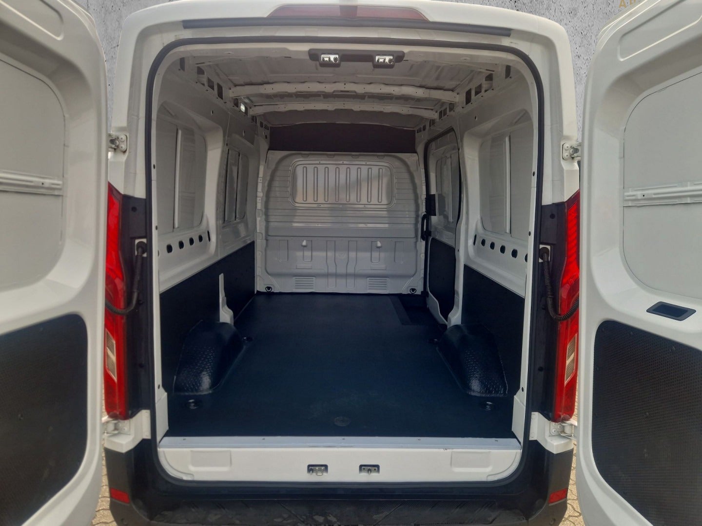 Billede af Maxus e-Deliver 9 72 L2H2 Kassevogn