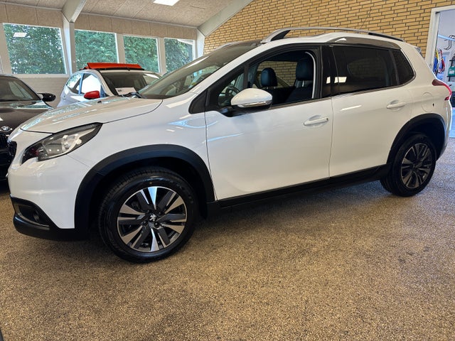 Peugeot 2008 1,2 e-THP 110 Allure Sky