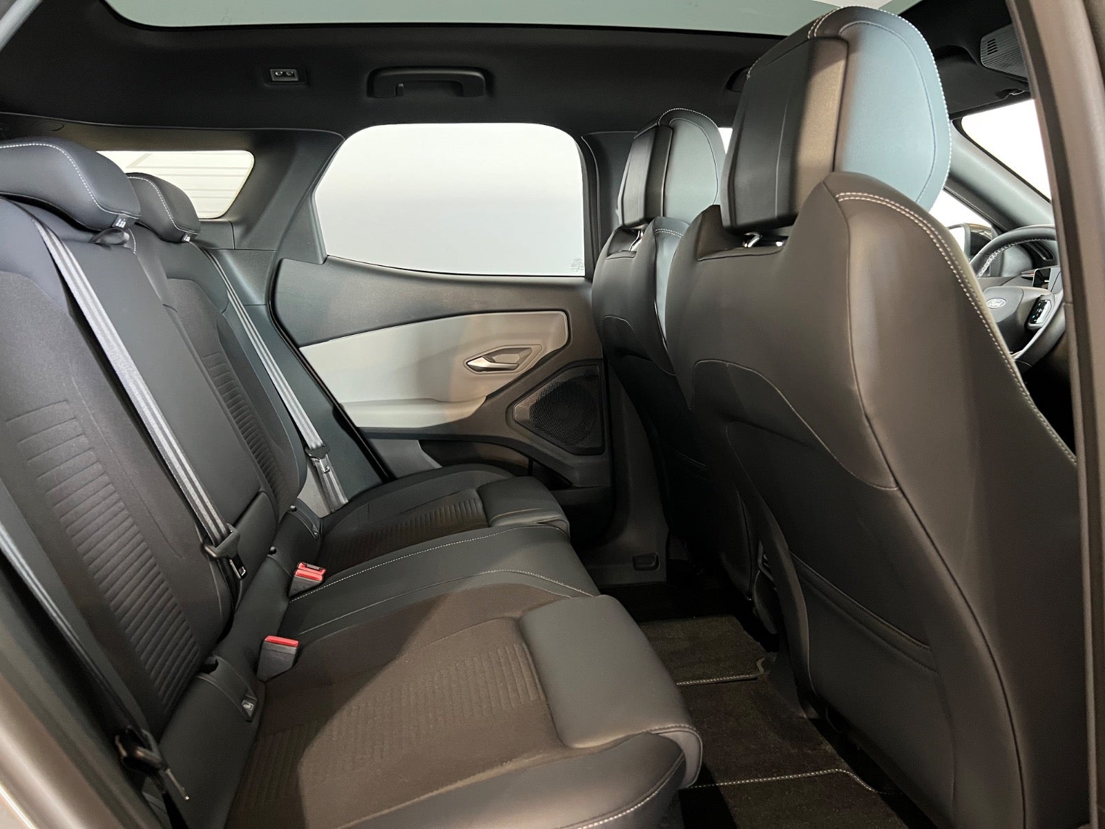 Ford Explorer Premium Extended Range AWD