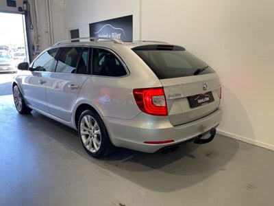 Skoda Superb TDi 140 Elegance Combi