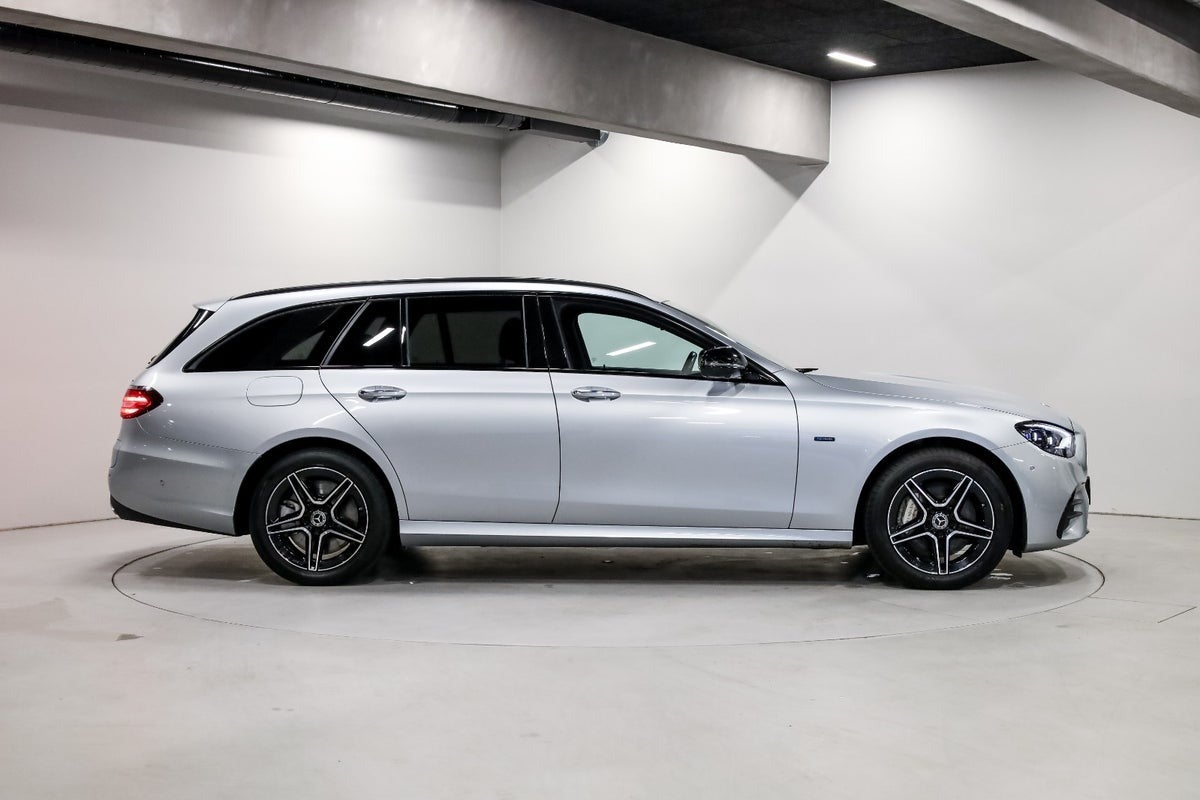 Mercedes-Benz E300 de 2,0 AMG Line stc. aut. 4Matic