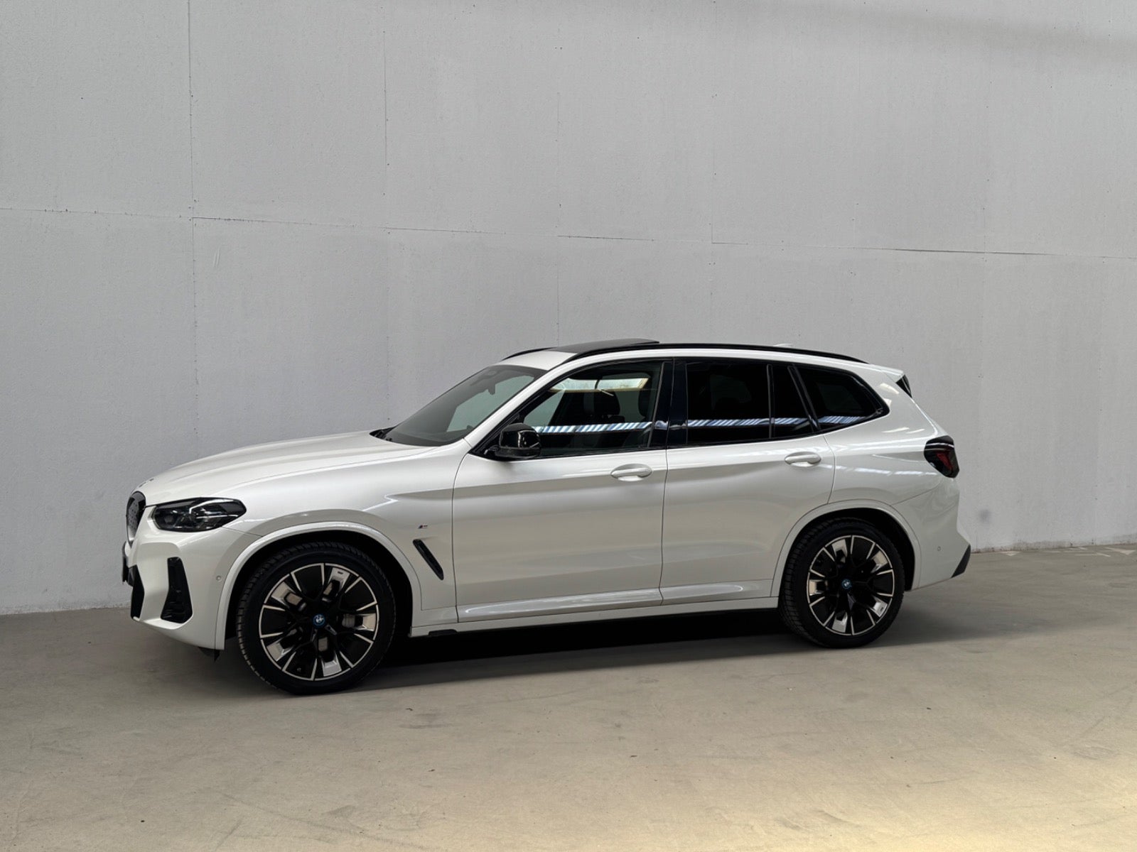 BMW iX3 Charged Plus M-Sport A