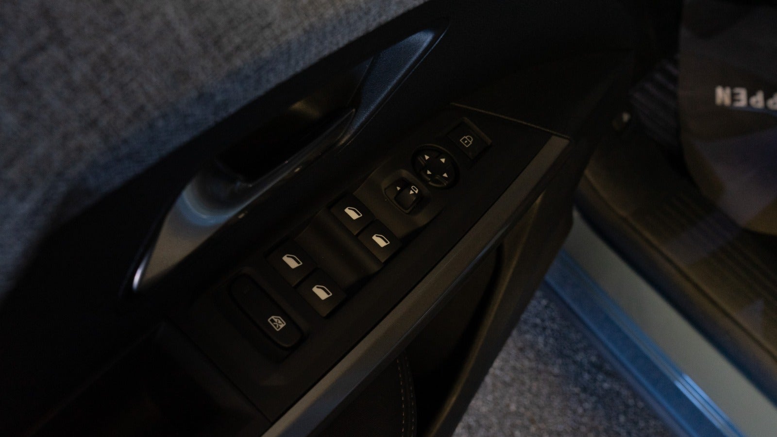 Billede af Peugeot e-5008 77 Allure 7prs