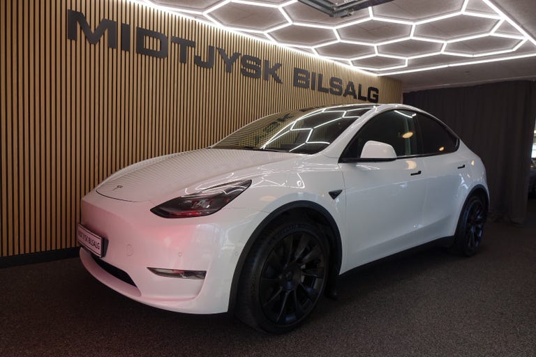 Tesla Model Y Long Range AWD