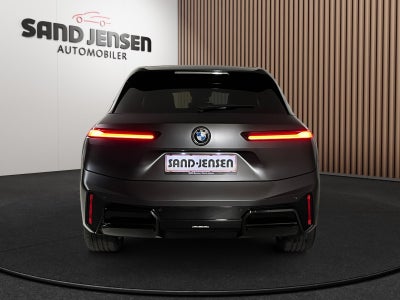 BMW iX xDrive45 M-Sport