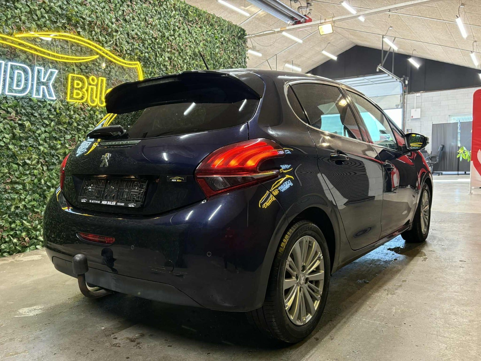 Billede af Peugeot 208 1,6 BlueHDi 100 Allure Sky