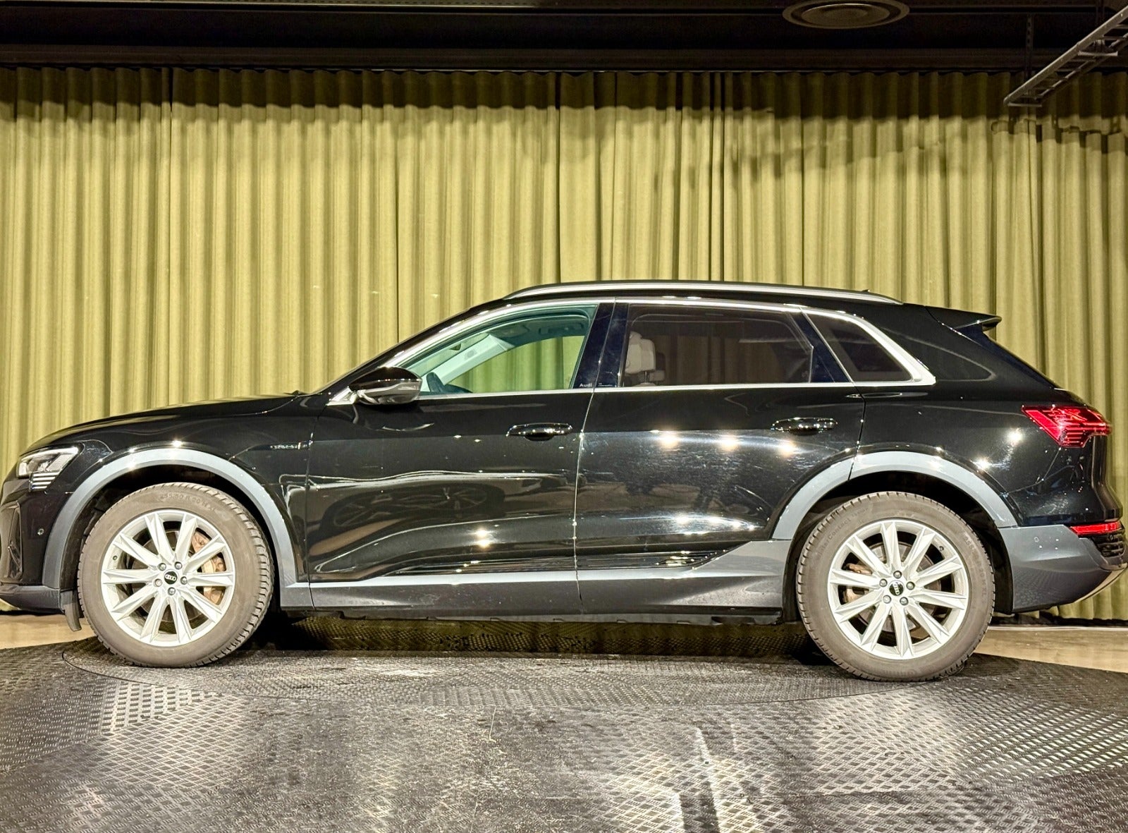 Billede af Audi Q8 e-tron 55 Advanced quattro