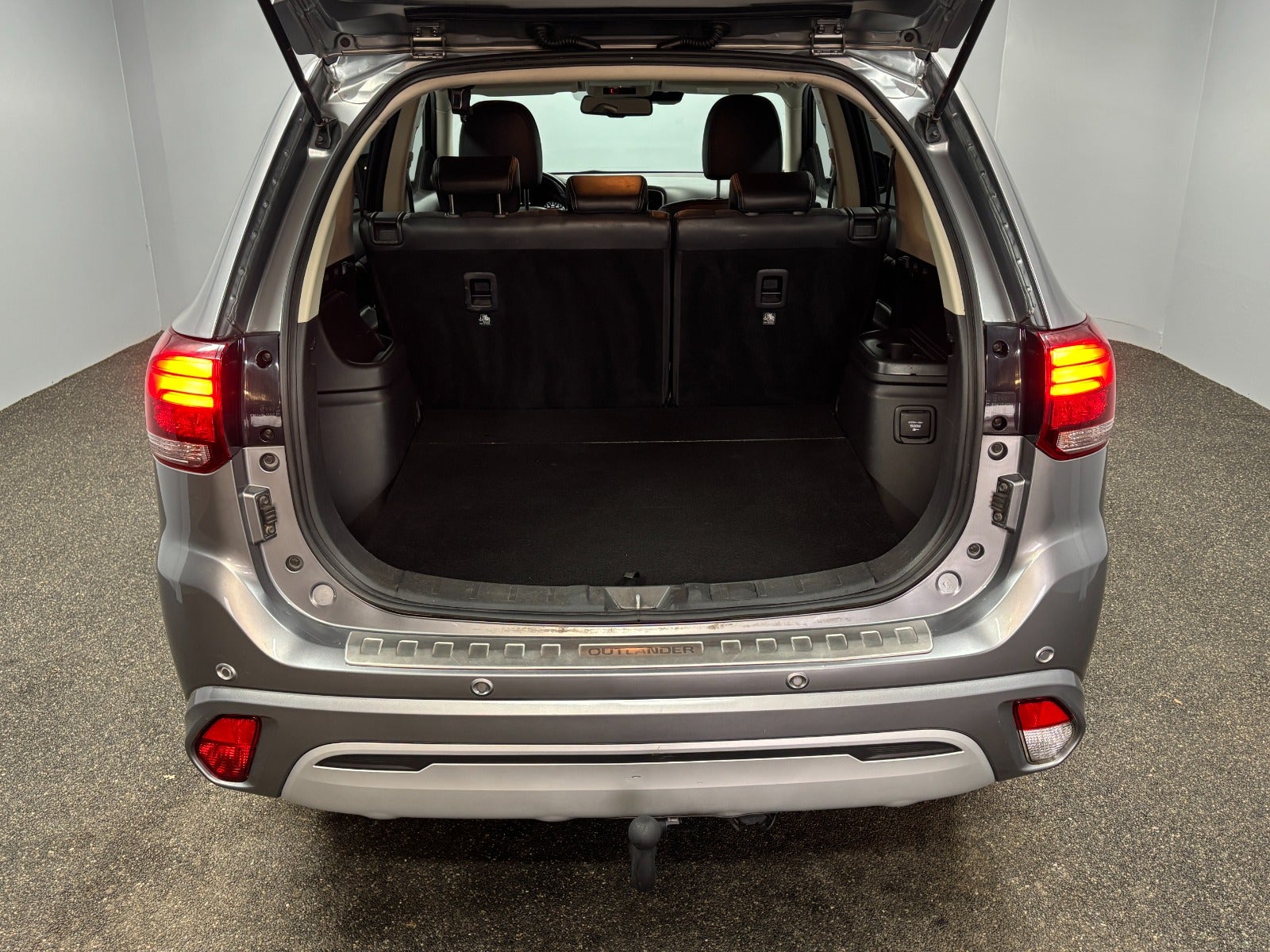 Billede af Mitsubishi Outlander 2,4 PHEV Intense CVT 4WD