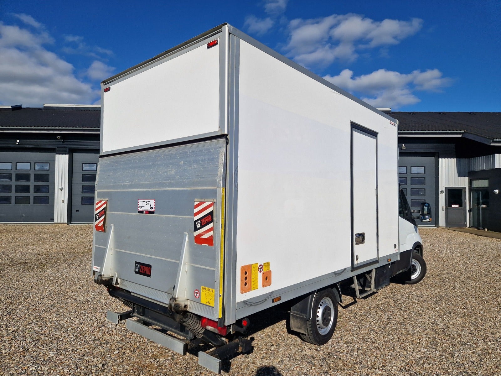 Billede af Iveco Daily 2,3 35S14 Alukasse m/lift